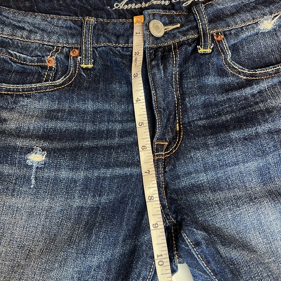 American Eagle women cuffed distressed, denim Jean shorts size 6 - Picture 6 of 7